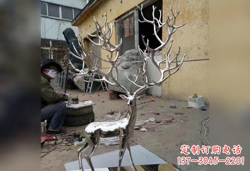 上海不锈钢树枝鹿雕塑艺术精美的自然之美