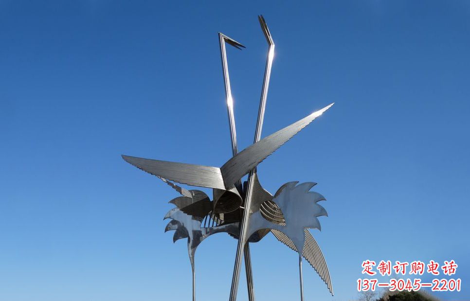 上海不锈钢鸵鸟雕塑精美外形、传神表现