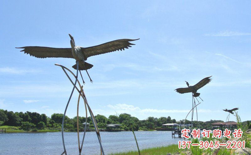 上海不锈钢仙鹤雕塑象征着自由之美