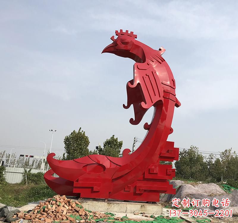 上海凤凰展翅飞翔——不锈钢现代广场的雕塑之美