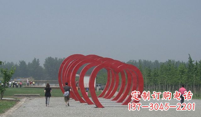 上海不锈钢心形拱门雕塑美丽而神圣
