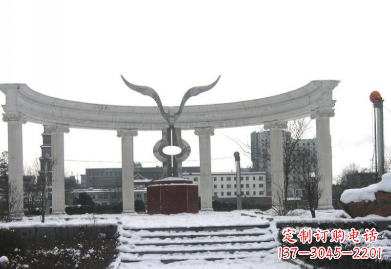 上海雄鹰展翅——一件精美的不锈钢雕塑