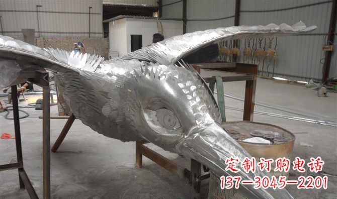 上海不锈钢雄鹰展翅——自由之翼的象征