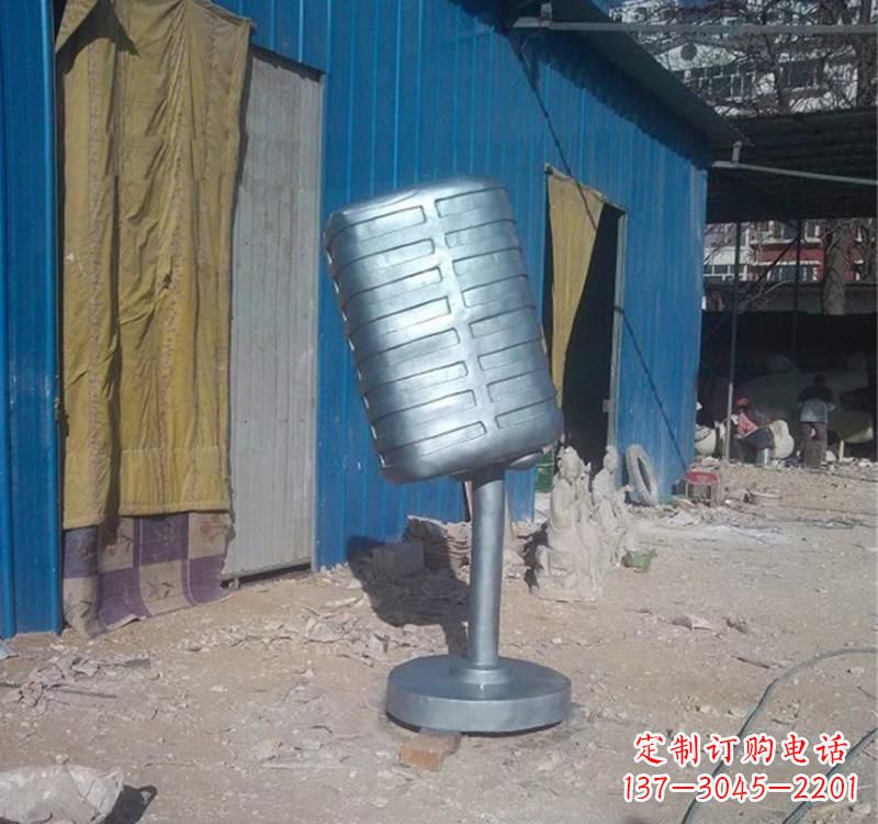 上海不锈钢艺术话筒雕塑——传承精神文化