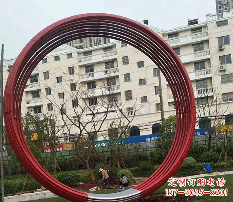 上海不锈钢圆环雕塑精致而经久耐用