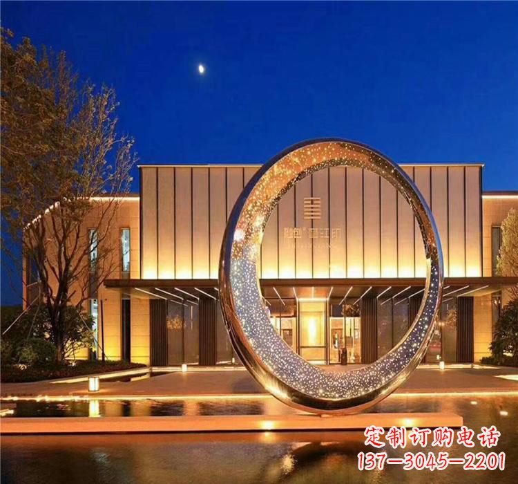 上海不锈钢圆环雕塑给空间增添无限美感
