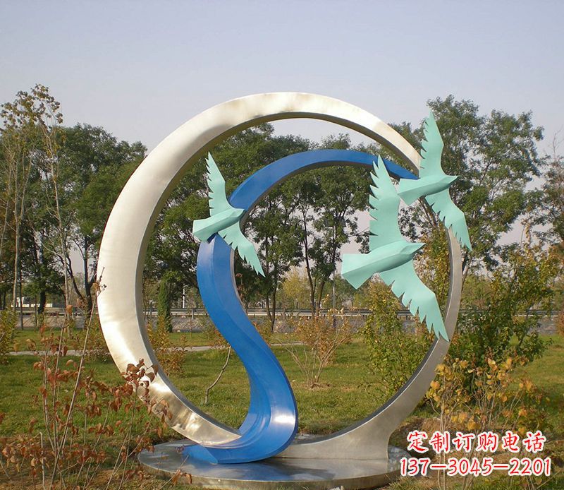 上海不锈钢圆环雕塑精致而优雅