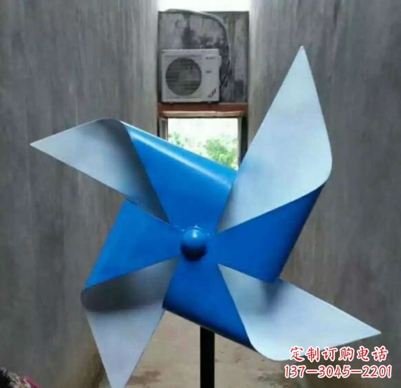 上海色彩斑斓的不锈钢风车雕塑