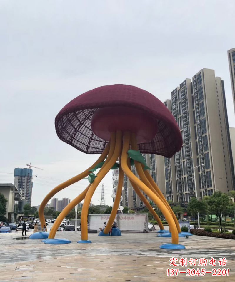 上海城市点缀之美——不锈钢蘑菇雕塑