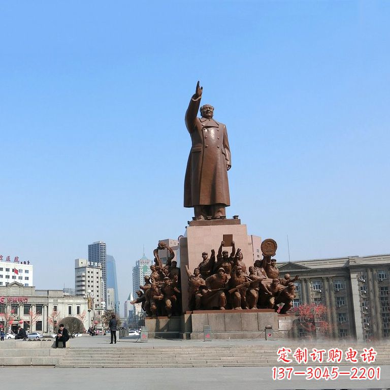上海城市广场毛主席大型人物群景观