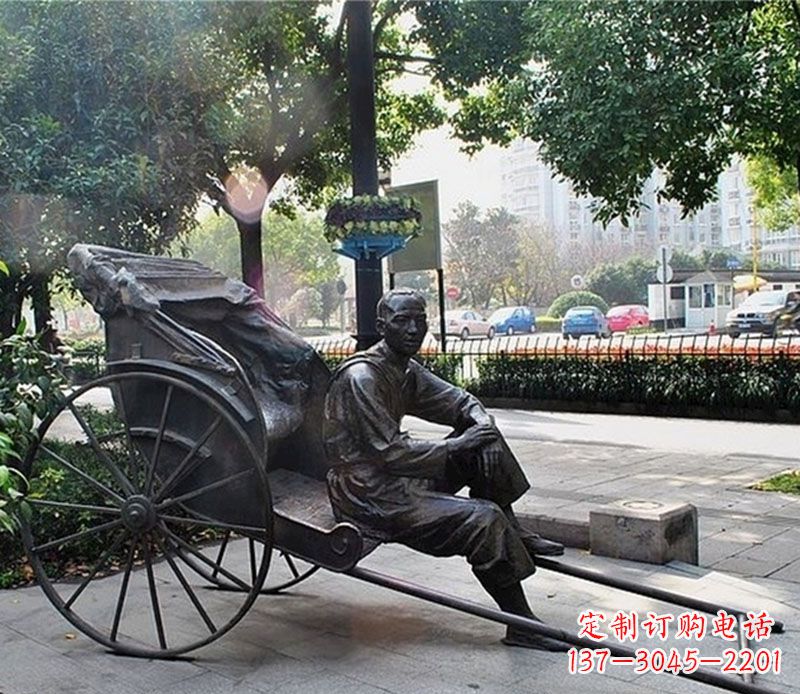 上海城市接头黄包车夫铜雕——记录城市历史的缩影