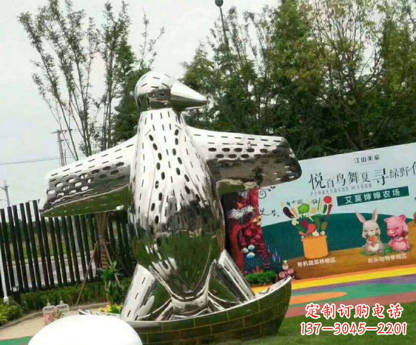 上海企鹅的精美雕塑