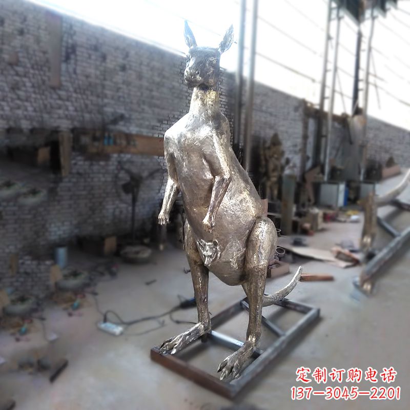 上海纯铜铸造的袋鼠雕塑