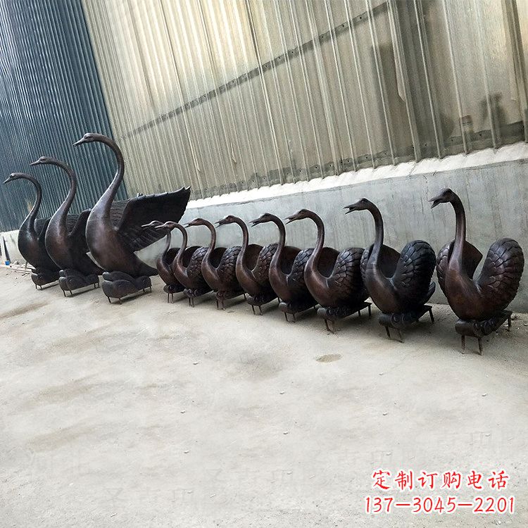 上海精致的铜质天鹅雕塑
