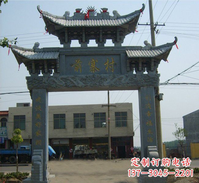 上海“古老的牌坊雕塑——传承着中华文明的瑰宝”