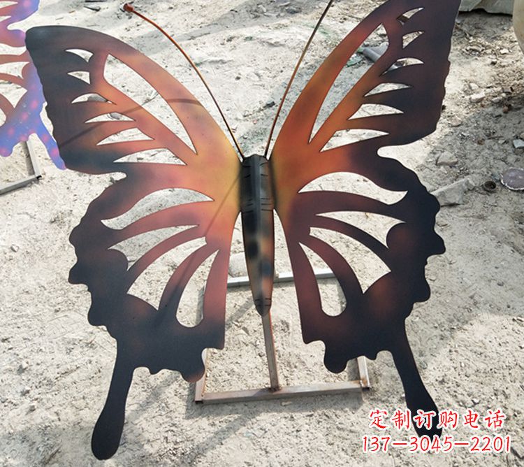 上海大型不锈钢铁艺蝴蝶雕塑,户外公园园林彩色昆虫摆件