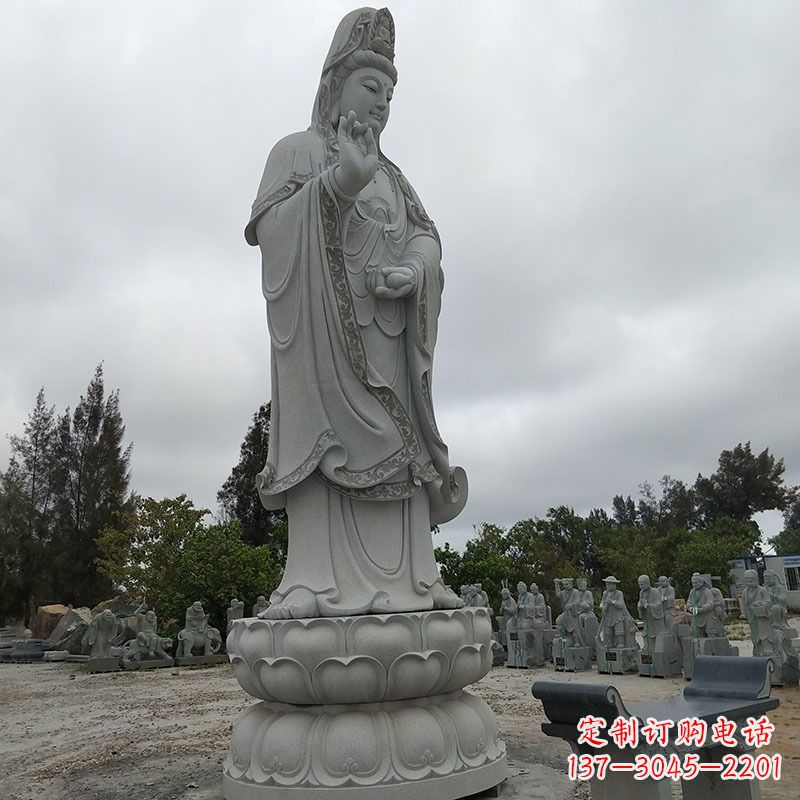 上海大型青石滴水观音石雕