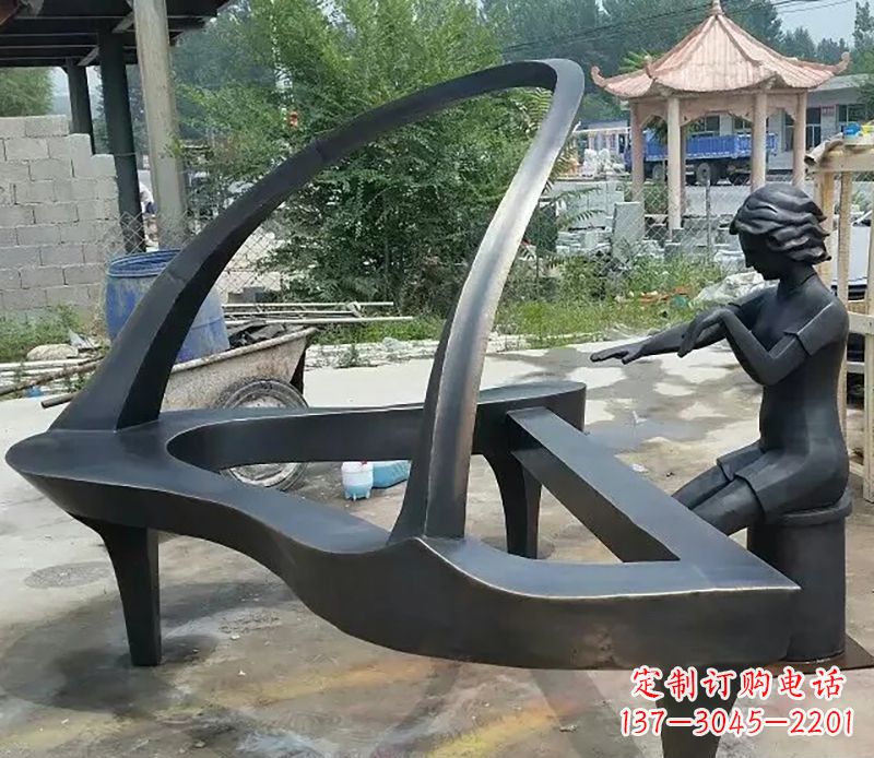 上海钢琴抽象铜雕