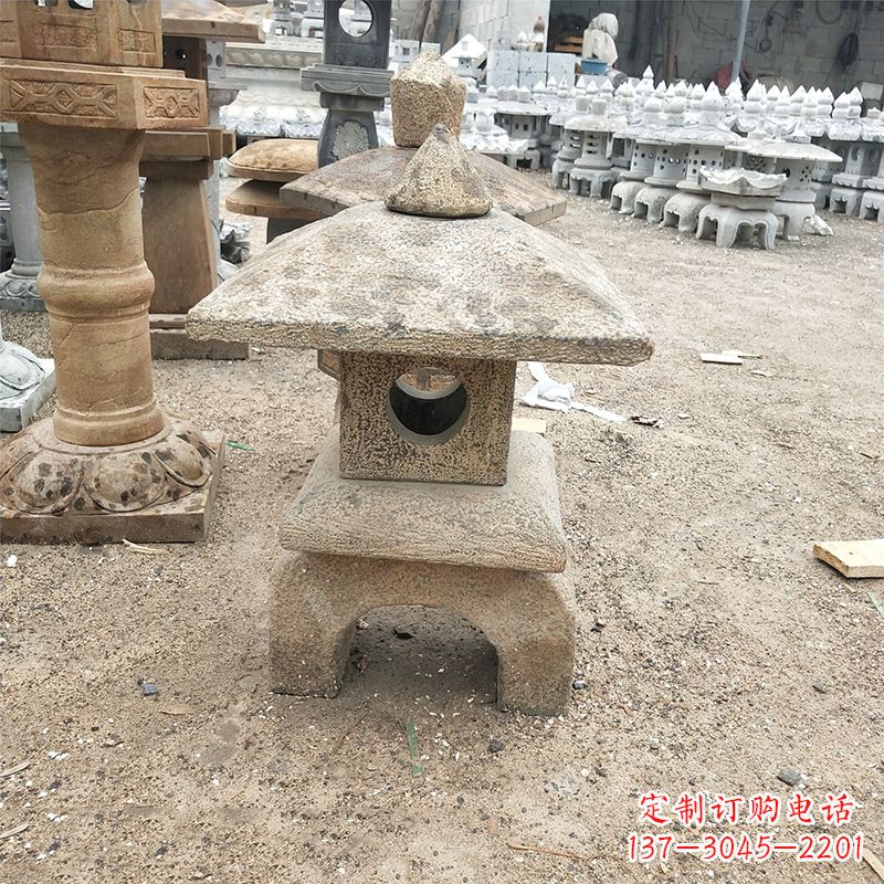 上海精美仿古石雕灯笼雕塑