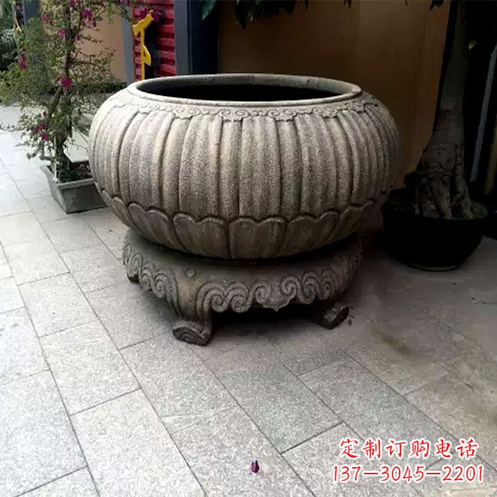 上海精美仿古石雕花盆雕塑