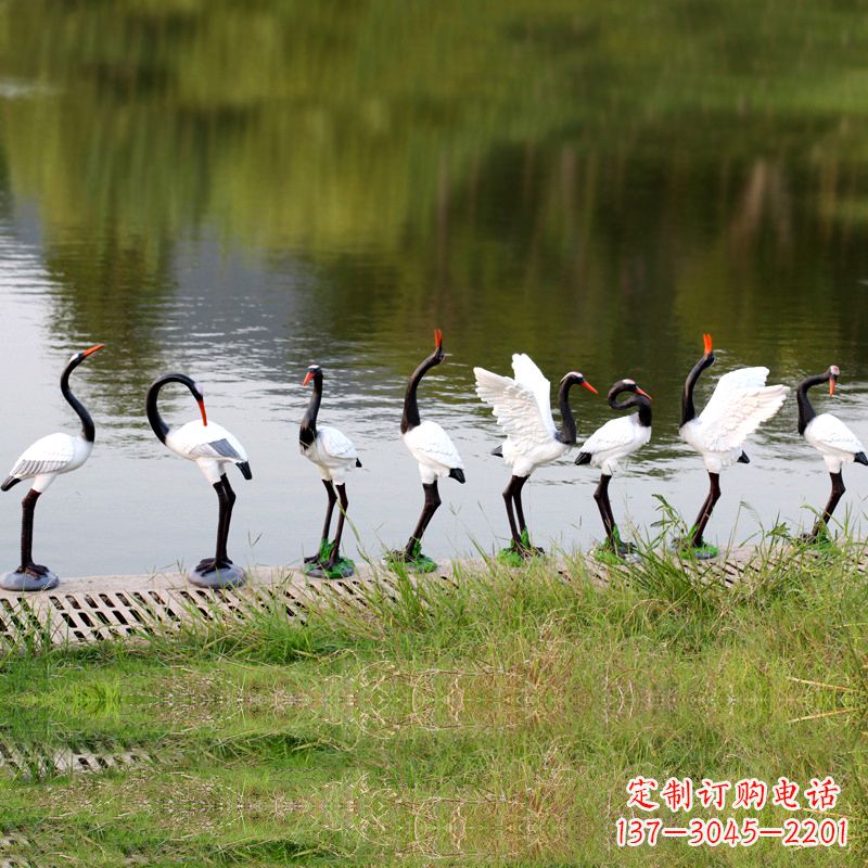 上海玻璃钢动物水池雕塑