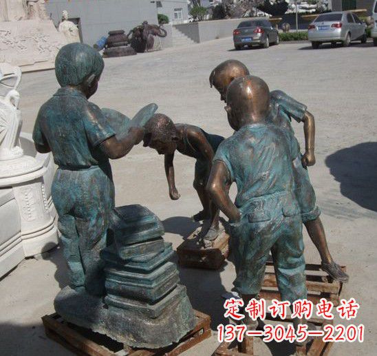 上海童话般的梦幻小孩铜雕塑