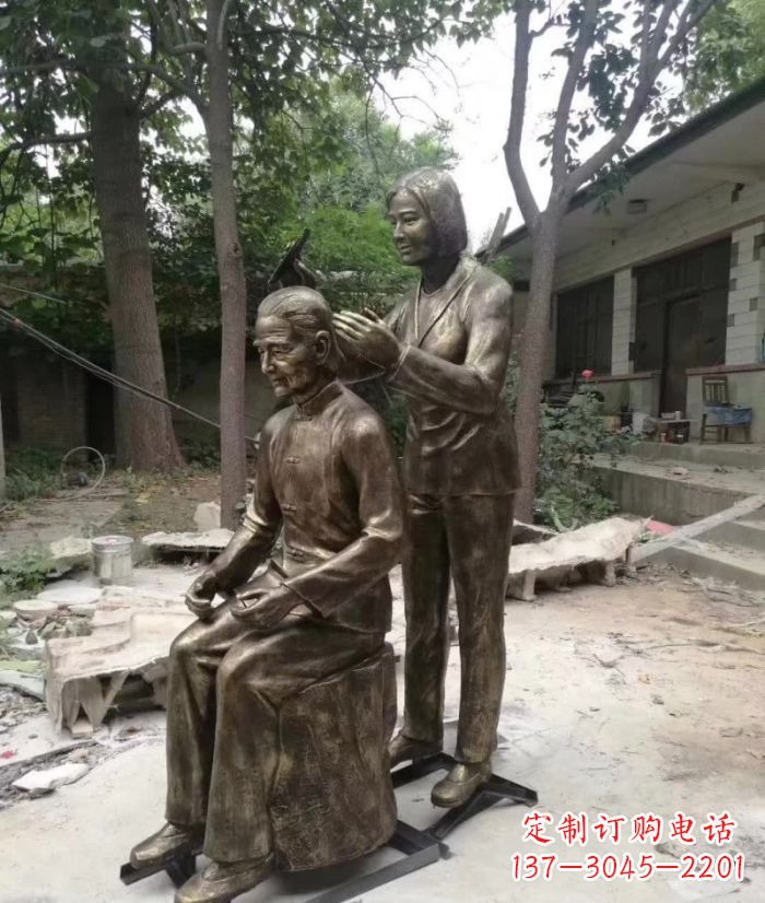 上海纪念母亲的传统铜雕梳头人物