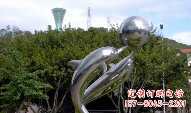 上海高贵静谧的不锈钢海豚顶球雕塑