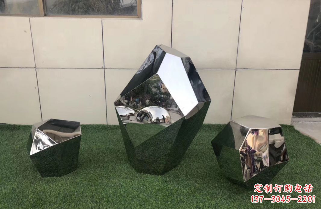 上海高质感不锈钢鹅卵石雕塑
