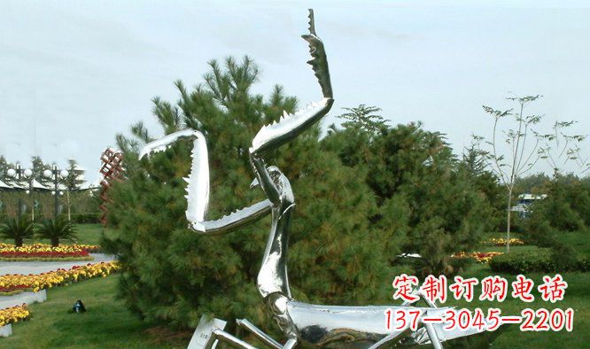 上海优雅大气的不锈钢螳螂雕塑