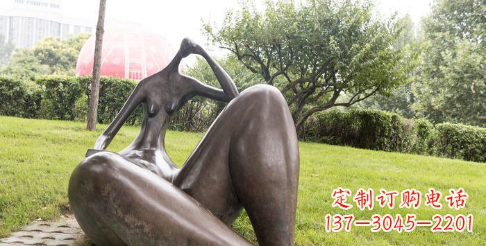 上海公园抽象女人景观铜雕