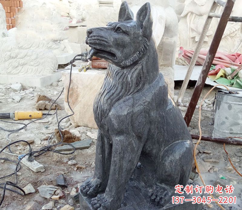 上海狗雕塑，以自然主题展现美丽艺术