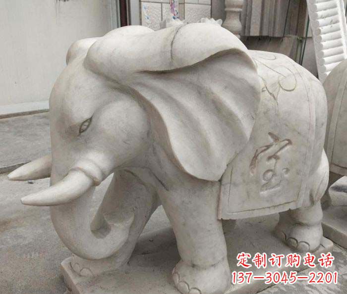 上海公园动物招财大象石雕