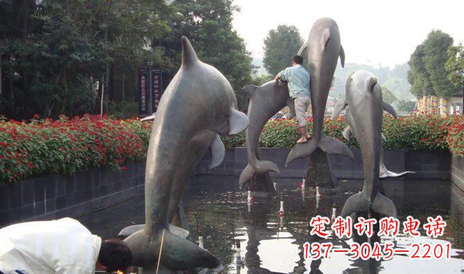 上海铜雕海豚——传递着海洋之美的艺术作品