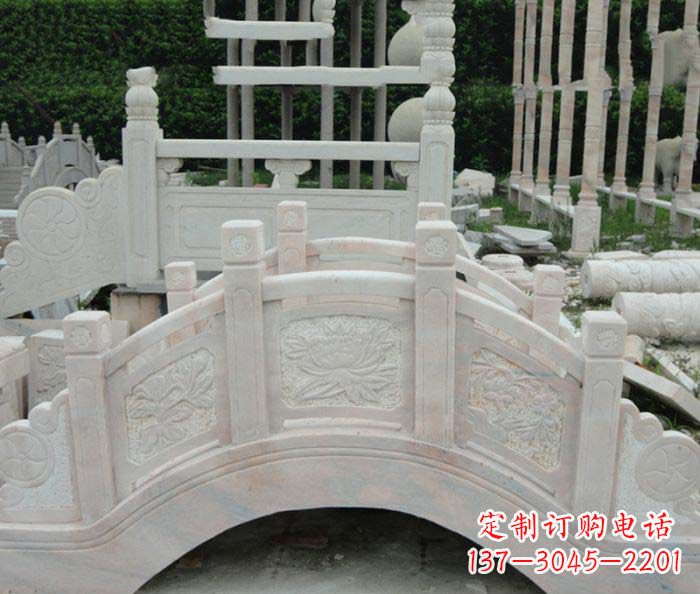 上海红石拱桥雕塑