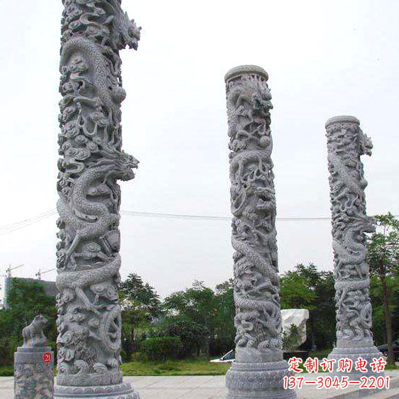 上海精美的公园景观龙柱雕塑