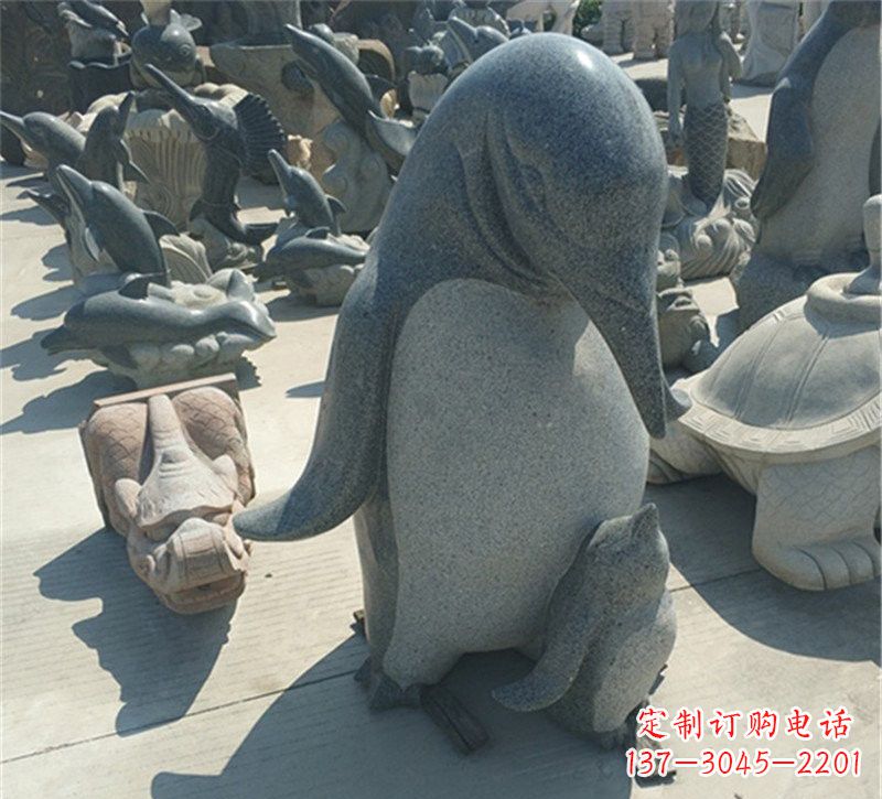 上海公园母子企鹅石雕