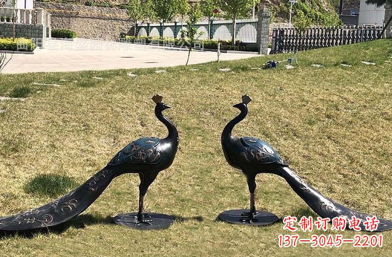 上海公园青铜孔雀雕塑