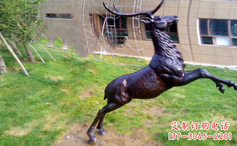 上海跳跃的鹿动物铜雕