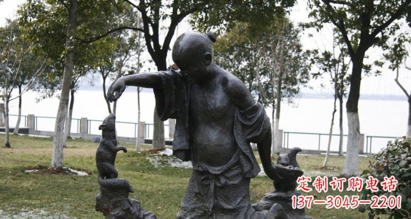 上海铜质高端松鼠雕塑