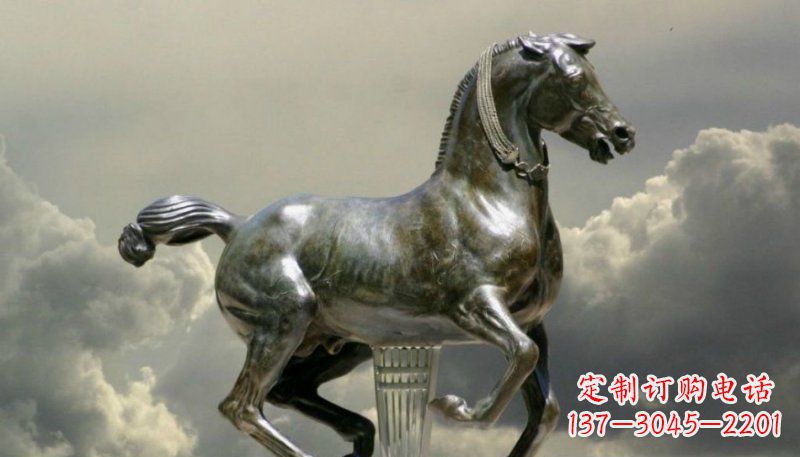上海铜雕艺术品:纯手工雕刻的奔马铜雕