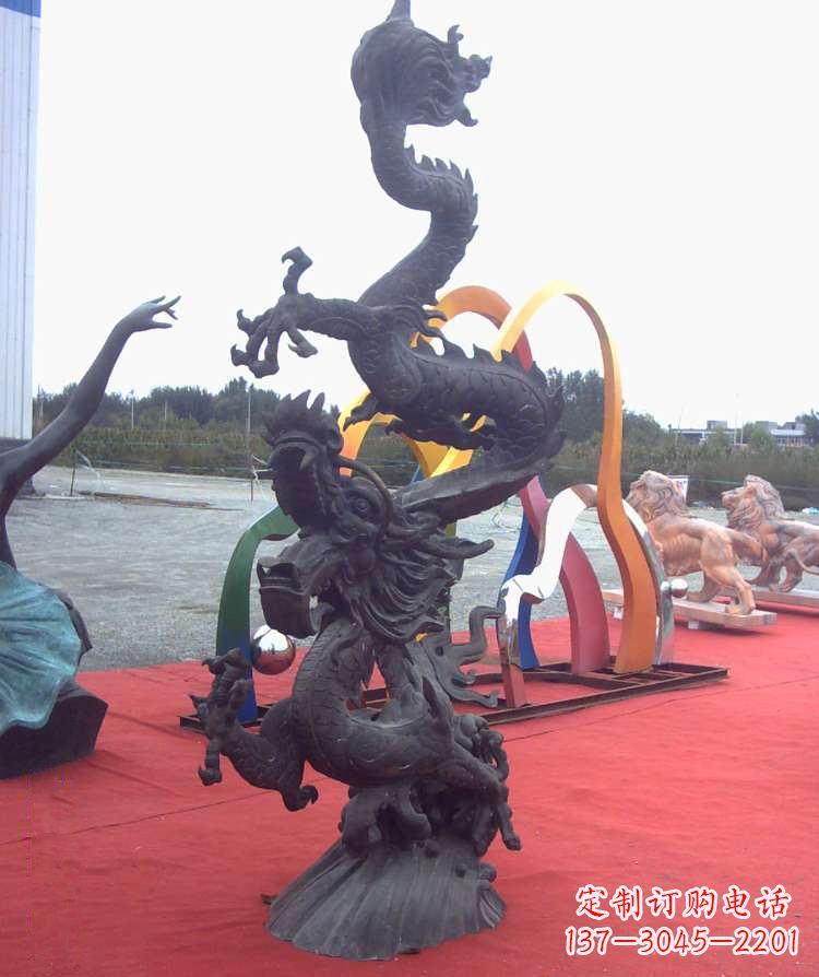 上海广场神龙铜雕