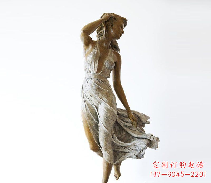 上海空灵优雅的西方美女雕塑