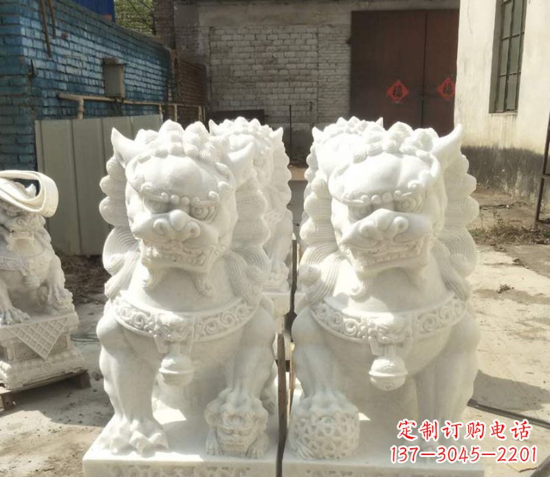 上海汉白玉踩绣球狮子石雕_1