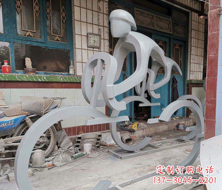 上海户外不锈钢骑自行车人物雕塑
