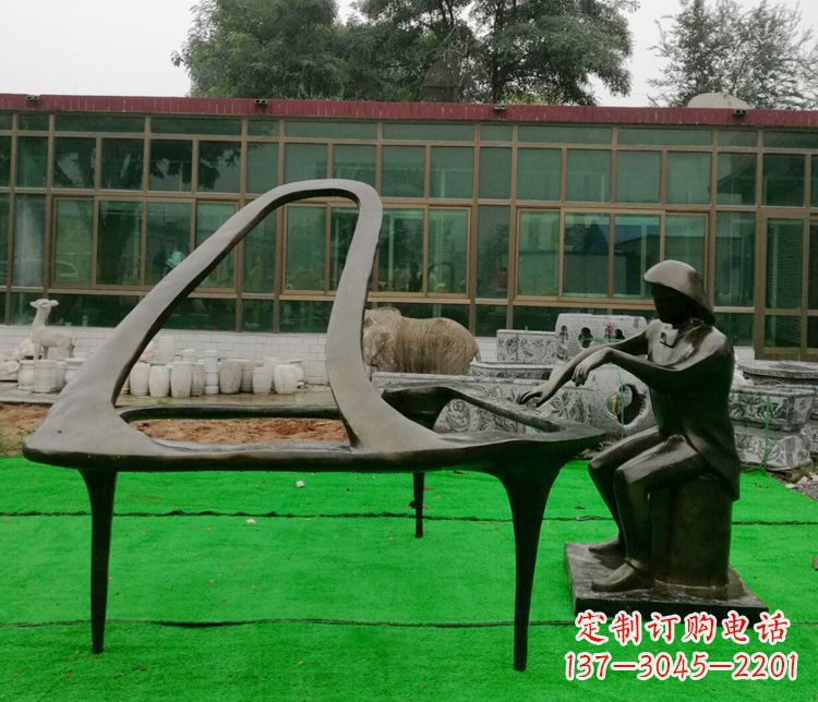 上海精美钢琴雕塑，完美结合实用性与艺术美感