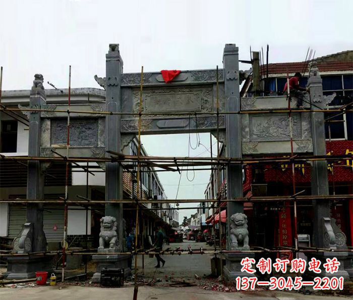 上海中领雕塑-精美街道三门石雕牌楼