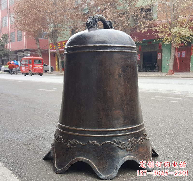 上海铜钟雕塑:精致美观的景观艺术