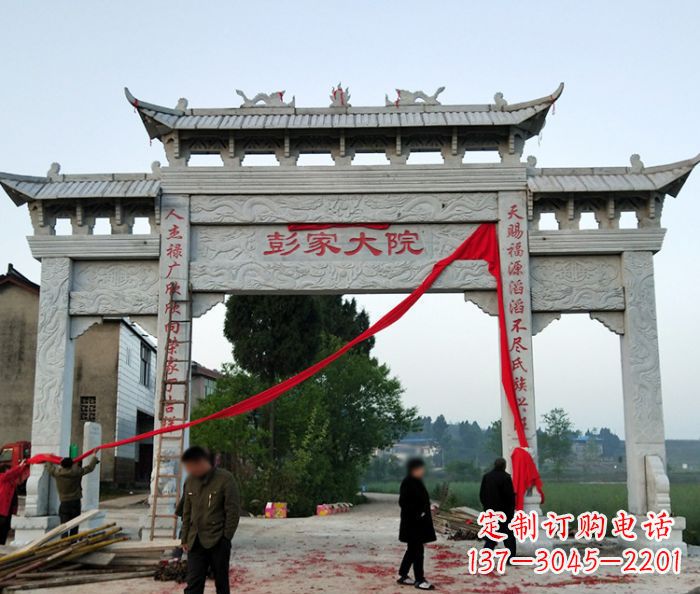 上海中领雕塑：牌坊石雕精美纷呈