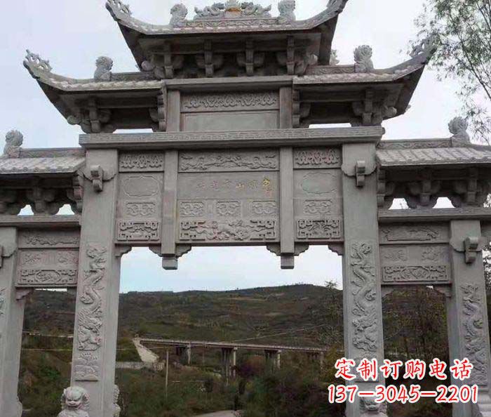 上海地标性的三门石雕牌坊